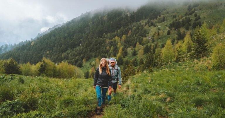 Lesen Sie mehr über den Artikel Tourisme solidaire : Voyager pour tisser des liens durables